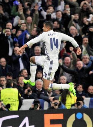 FuÃŸball, CL, Real Madrid - SSC Neapel February 15th 2017, Santiago Bernabeu, Madird, Spain; UEFA Champions League football, Real Madrid versus Napoli; Casemiro cdelebrates his goal for madrid for 3-1 in the 54th minute xLaurentxLairysx  ActionPlus11846707