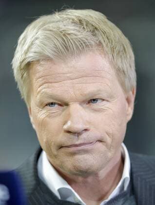 Oliver KAHN, Co Moderator Halbfigur , Aktion, Einzelbild, Portrait, Portraet, Einzelaktion FC BAYERN MUENCHEN - FC ARSENAL 5-1 Achtelfinale, Fussball UEFA Champions League, Muenchen, 15.02.2017 CL Saison 2016 2017, FCB