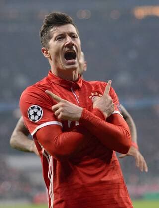 FUSSBALL CHAMPIONS LEAGUE SAISON 2016 2017 ACHTELFINALE HINSPIEL FC Bayern Muenchen - Arsenal London 15.02.2017 Torjubel: Robert Lewandowski (FC Bayern Muenchen) 