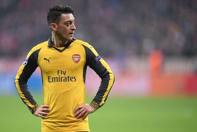 FUSSBALL CHAMPIONS LEAGUE SAISON 2016 2017 ACHTELFINALE HINSPIEL FC Bayern Muenchen - Arsenal London 15.02.2017 Mesut Oezil (Arsenal) 