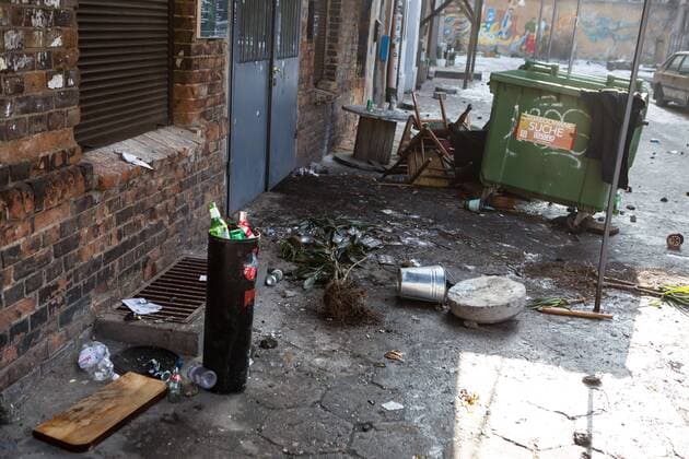 Fußball, EL, Ajax Fans im Warschauer Club Chmury attackiert worden Attack on AFC Ajax fans in Warsaw An exterior view of the Chmury (Clouds) club in Warsaw s northern Praga district where AFC Ajax fans were attacked overnight on February 16, 2016 in Warsaw, Poland. It was stated, that a group of about a 50 black-clothed emblemless attackers threw bottles and stones at the club where the Dutch fans, who are in Warsaw for UEFA Europa League Legia vs. AFC Ajax match, were gathering at night. The group of aggressors fled the site just before the arrival of police while Ajax fans barricaded themselves inside the hostel where they are staying. No causalities were reported.  EN_01245927_0017