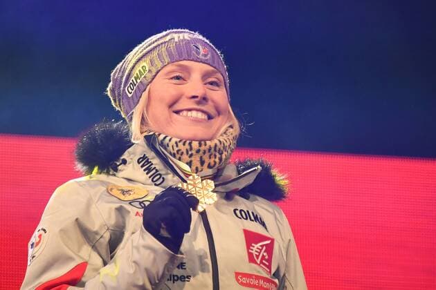 February 16, 2017: 1st place Tessa WORLEY (FRA) pose for photographs at the medal ceremony for the women s giant slalom event of the FIS Alpine World Ski Championships at St Moritz, Switzerland. Cal Media Skiing 2017: Alpine World Ski Championships - 16 Feb - ZUMAc04_ 20170216_zaf_c04_101 Copyright: xSydneyxLowx