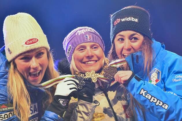 Ski Alpin, WM in St. Moritz, Riesenslalom Damen - Siegerehrung am Abend February 16, 2017: Mikaela SHIFFRIN (USA) (2nd), Tessa WORLEY (FRA) (1st) and Sofia GOGGIA (ITA) (3rd) pose for photographs at the medal ceremony for the women s giant slalom event of the FIS Alpine World Ski Championships at St Moritz, Switzerland. Cal Media Skiing 2017: Alpine World Ski Championships - 16 Feb - ZUMAc04_ 20170216_zaf_c04_102 Copyright: xSydneyxLowx