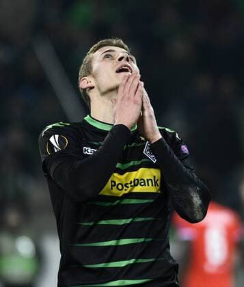 Themen der Woche - Sport Bilder des Tages - SPORT Borussia-Park Mönchengladbach 16.2.2017 Europa League 2016 17 Zwischenrunde, Hinspiel, Borussia Mönchengladbach (Moenchengladbach, Gladbach) vs. AC Florenz --- Thorgan Hazard (Gladbach) frustriert nach vertaner Chance