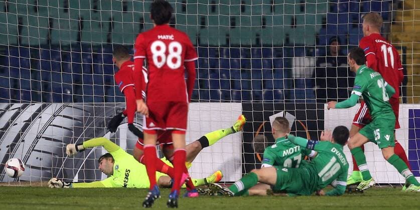 16.02.2017 Sofia(Bulgaria) PFC Ludogorets-FC Kobenhavn(FC Copenhagen) Europa League men s football Youssef Toutouh(L)FC Kobenhavn(FC Copenhagen) scoring second goal to Vladislav Stoyanov(L) PFC Ludogorets goalkeeper :Str 