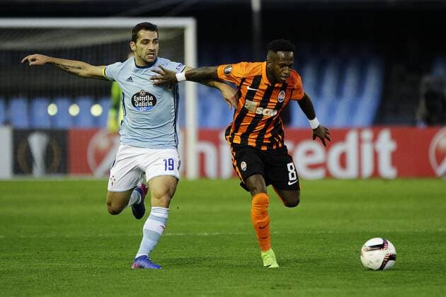 February 16, 2017 - Vigo, Pontevedra, Spain - Fred Rodrigues midfielder of Shakhtar Donetsk (8) battles for the ball with Jonny Castro defender of Celta de Vigo (19) during the UEFA Europa League Round of 16 first leg match between Celta de Vigo and Shakhtar Donetsk at Balaidos Stadium on February 16, 2017 in Vigo, Spain. Celta Vigo v Shakhtar Donetsk - UEFA Europa League Round of 32: First Leg  - ZUMAn230 20170216_zaa_n230_279 Copyright: xJosexManuelxAlvarezxReyx