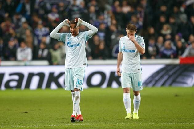 Zenit s players look dejected after a game between Belgian soccer team RSC Anderlecht and Russian team FC Zenit, first-leg of the 1 16 finals of the Europa League competition, Thursday 16 February 2017, in Brussels. BRUNOxFAHY  x05049146x