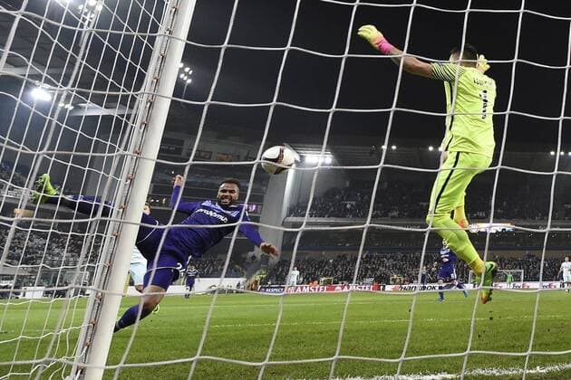 Isaac Kiese Thelin forward of RSC Anderlecht, Lodygin Yuri goalkeeper of FC Zenit FOOTBALL : RSC Anderlecht vs Zenith St. Petersbourg - UEFA Europa League - UEFA Europa League - 16 02 2017 PhotoNews Panoramic  687875959