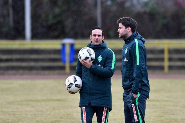 GER, 1. FBL, Kurztrainingslager SV Werder Bremen in Mainz Wiesbaden 17.02.2017, Sportgelaende TSG Mainz-Kastel, Mainz, GER, 1. FBL, Kurztrainingslager SV Werder Bremen in Mainz Wiesbaden, im Bild Alexander Nouri (Trainer, SV Werder Bremen) mit Florian Bruns (Co-Trainer, SV Werder Bremen) nordphotox xFabisch