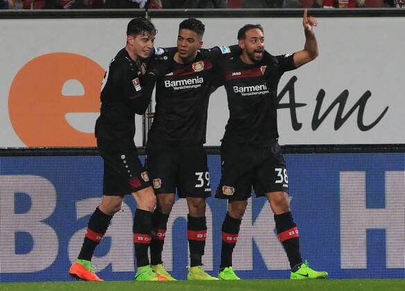 17.02.2017, FC Augsburg vs Leverkusen, WWK Arena Augsburg, Fussball, im Bild: Kai Havertz (Leverkusen), Benjamin Henrichs (Leverkusen) und Karim Bellarabi (Leverkusen) jubeln zum 50000 in der Bundesliga Geschichte