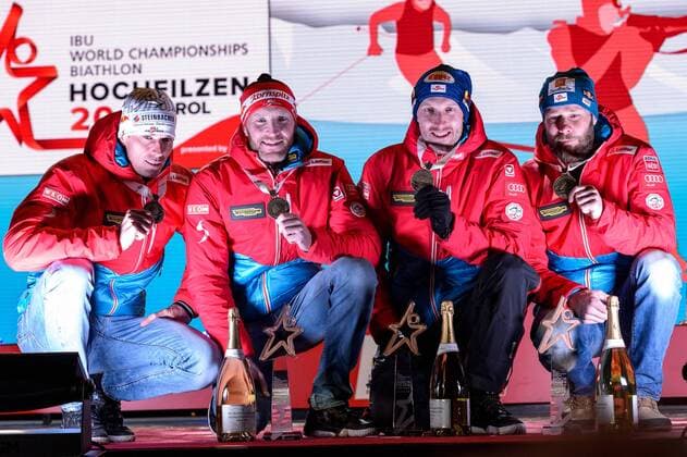 18.02.2017, Biathlonarena, Hochfilzen, AUT, IBU Weltmeisterschaften Biathlon, Hochfilzen 2017, Staffel Herren, Siegerehrung, im Bild Julian Eberhard, Simon Eder, Dominik Landertinger, Daniel Mesotitsch (AUT) Julian Eberhard Simon Eder Dominik Landertinger Daniel Mesotitsch of Austria during Winner Ceremony of the Mens Relay of the IBU Biathlon World Championships at the Biathlonarena in Hochfilzen, Austria on 2017 02 18. Hochfilzen  EP_ade  