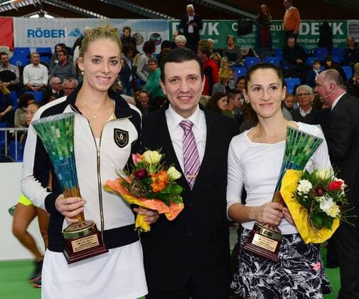Action, Das Siegerduo der Doppel-Konkurrenz der AK Ladies open 2017, Cornelia Lister(SWE) links, Turnierdirektor Razvan Mihai Mitte und Alexandra Cadantu(ROU) rechts, AK Ladies open, Doppelfinale, - Altenkirchen Copyright: xEibner-Pressefotox EP_Jogi