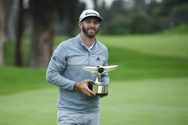 PACIFIC PALISADES, CA - FEBRUARY 19: Dustin Johnson holds up the trophy after winning the Genesis Open golf tournament at the Riviera Country Club on February 19, 2017. (Photo by Brian Rothmuller Icon Sportswire) GOLF: FEB 19 PGA Golf Herren - Genesis Open - Final Round Icon170219012 EDITORIAL USE ONLY
