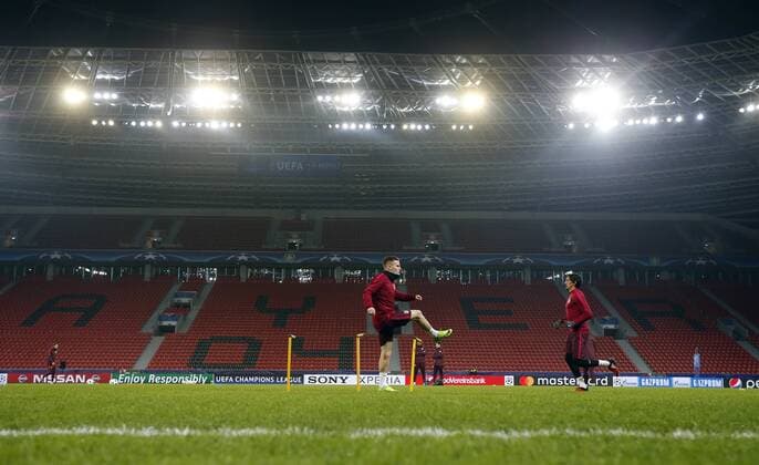 Atletico Madrid practice session in Leverkusen before the Champions League match. In this picture, Gameiro and Savic. xPabloxGarciax 