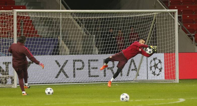 Atletico Madrid training session in Leverkusen before the Champions League match. In this picture, Moya. xPabloxGarciax 