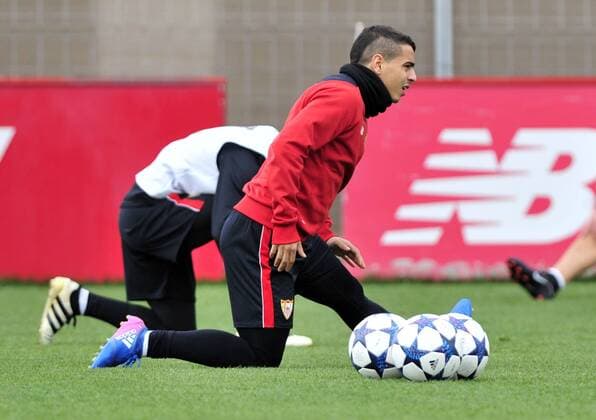 Fußball, CL, FC Sevilla Training FC Sevilla training session. In this picture, Mercado. xKIKOxHURTADOx 