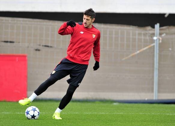 Fußball, CL, FC Sevilla Training FC Sevilla training session. In this picture, Jovetic. xKikoxHurtadox 