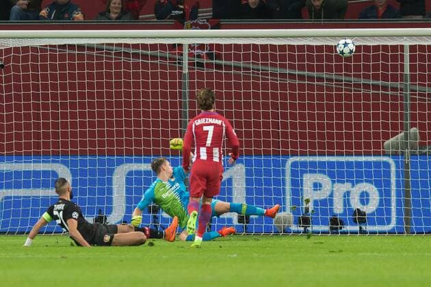 Leverkusen, Germany 21.02.2017, UEFA Champions League - 2016 17 Season, Bayer 04 Leverkusen - Club Atletico de Madrid, TOR zum 0:2 durch Antoine Griezmann (Atletico Madrid) ( DeFodi001