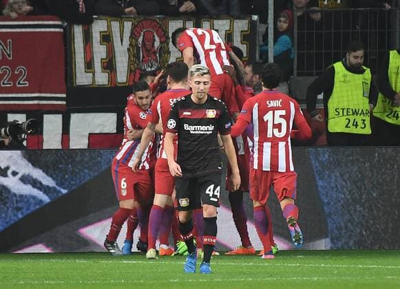 21.02.2017, xhbx, Fussball Champions League, Bayer 04 Leverkusen - Atletico Madrid, emspor, v.l. Fernando Torres (Atletico Madrid) celebrate the goal, Torjubel zum 2:4 Leverkusen