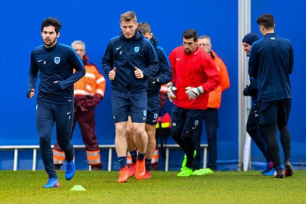 Genk s Sandy Walsh and Genk s Jakub Brabec pictured during a training session of Belgian soccer team RC Genk, Wednesday 22 February 2017, in Genk. Tomorrow Genk is playing 1 16 finales return leg game of the Europa League competition against Romanian Club Astra Giurgiu. First leg result was 2-2. LUCxCLAESSEN  x05051919x