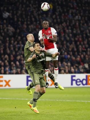 (L-R) Adam Hlousek of Legia Warszawa, Tomasz Jodlowiec of Legia Warszawa, Bertrand Traore of Ajaxduring the UEFA Europa League round of 16 match between Ajax Amsterdam and Legia Warsaw at the Amsterdam Arena on February 23, 2017 in Amsterdam, The Netherlands Ajax v Legia Warschau UEFA Europa League 2016 2017 xVIxxIVx 7183914