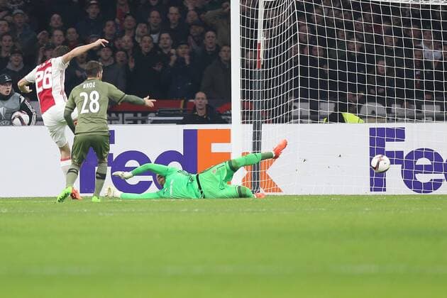 AMSTERDAM 23.02.2017 UEFA EUROPA LEAGUE SECOND LEG MATCH: AJAX AMSTERDAM - LEGIA WARSAW: BRAMKA, NICK VIERGEVER LUKASZ BROZ, ARKADIUSZ MALARZ  20170223CSLG0043