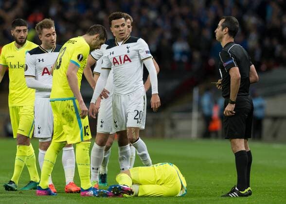 Dele Alli of Tottenham Hotspur is shown the red card during the UEFA Europa League Round of 32 Game 2 match between Tottenham Hotspur and Gent at Wembley Stadium, London, England on 23 February 2017. Copyright: xVincexxMignottx 14290022