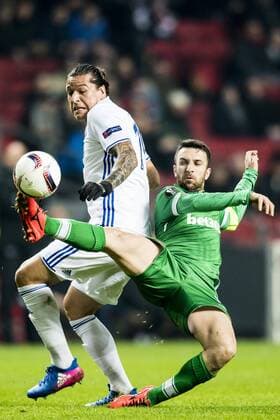 170223 FC Kopenhagens Federico Santander und Ludogorets Gustavo Campanharo - Europa League, FC Kopenhagen vs Ludogorez Rasgrad.  Copyright: PETTERxARVIDSON BB170223PA047