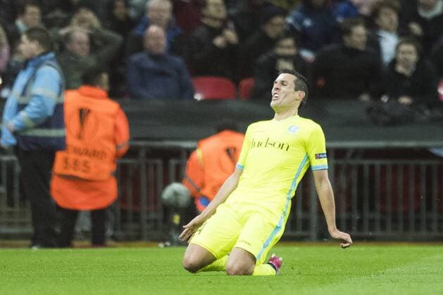 Gent s Jeremy Perbet celebrate after scoring during a game between British team Tottenham and Belgian soccer team KAA Gent, return leg of the 1 16 finals of the Europa League competition, in Wembley stadium, London, Thursday 23 February 2017. Gent won the first leg 1-0. JASPERxJACOBS  x05053611x