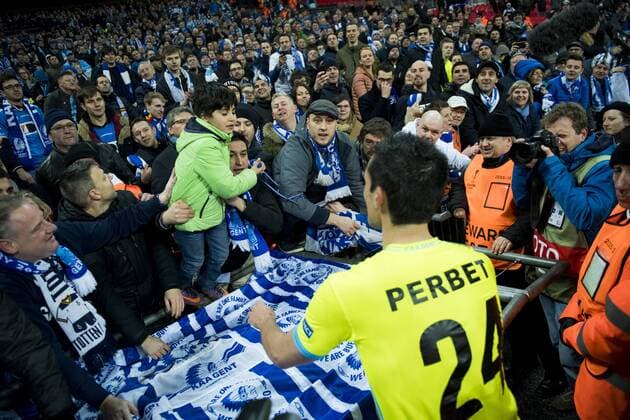 Gent s Jeremy Perbet celebrate after the qualification for next round at a game between British team Tottenham and Belgian soccer team KAA Gent, return leg of the 1 16 finals of the Europa League competition, in Wembley stadium, London, Thursday 23 February 2017. Gent won the first leg 1-0. JASPERxJACOBS  x05053672x