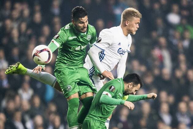Ludogorets Jose Luis Palomino, Svetoslav Dyakov mot Andreas Cornelius - Kopenhagen, Dänemark - Fussball, Europa League, FC Kopenhagen vs. PFC Ludogorets Razgrad.  Copyright: PETTERxARVIDSON BB170223PA114