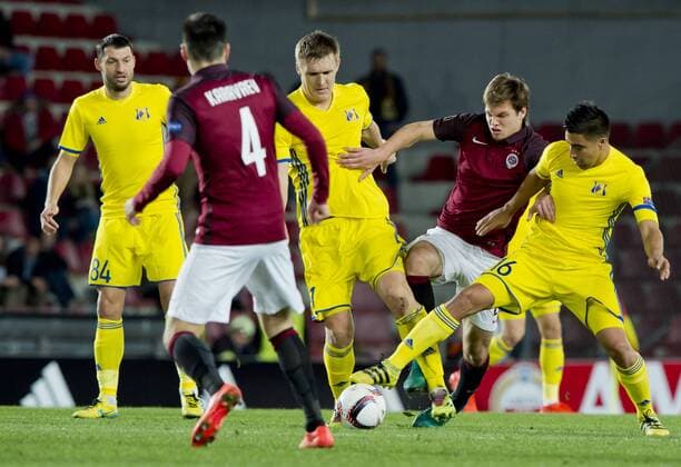 From right: Christian Noboa of Rostov, Sparta s Matej Pulkrab, Alexandr Bucharov of Rostov, Vjaceslav Karavajev of Sparta and Alexandru Gatcan of Rostov in action during the Europa League round of 32 play off soccer match between AC Sparta Praha and FK Rostov in Prague, Czech Republic, on Thursday, February 23, 2017. (CTKxPhoto VitxSimanek) CTKPhotoP201702231102101  VIS 002