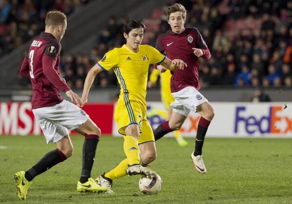 Sparta s Michal Kadlec, left, Sardar Azmoun of Rostov and Michal Sacek of Sparta in action during the Europa League round of 32 play off soccer match between AC Sparta Praha and FK Rostov in Prague, Czech Republic, on Thursday, February 23, 2017. (CTKxPhoto VitxSimanek) CTKPhotoP201702231190101  VIS 009