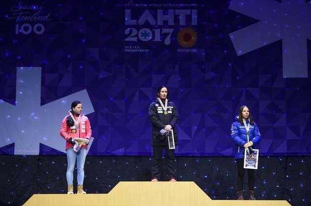 170225 Krista Parmakoski, Finland, Marit Björgen, (NOR), och Charlotte Kalla, (SWE), pa prispallen med sina medaljer vid - Siegerehrung - Nordische SKI WM in Lahti.  Copyright: CARLxSANDIN BB170225CS174