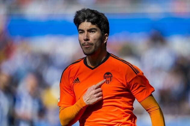 Fußball, CD Alaves - FC Valencia LaLiga match between CD Alaves and FC Valencia. In this picture, Soler celebrates after scoring. xjuanxmanuelxserranoxarcex 
