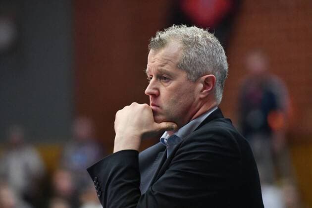 GER,VBL, SVG Lueneburg vs VFB Friedrichshafen 25.02.2017, Gellersenhalle, Lueneburg, GER, VBL, SVG Lueneburg vs VFB Friedrichshafen, im Bild Trainer Vital Heynen (Friedruchshafen) nordphoto xWitke