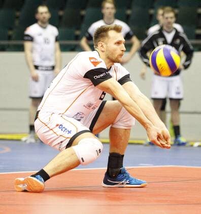 Deutschland - Rüsselsheim am Main - 02.03.2017 Volleyball - Hessen - CEV Champions League - Herren Saison 2016 2017 United Volleys Rheinmain (blau) - Lindemans Aalst (ws) v.l. Adrian Staszewskiv (Lindemans Aalst 16) United Volleys Rheinmain - Lindemans Aalst
