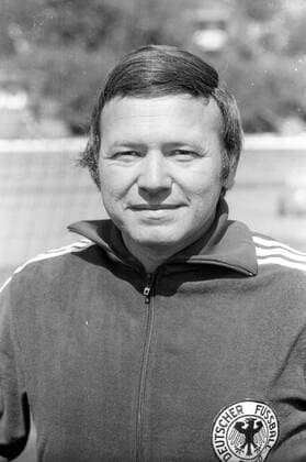 Trainingslager BR Deutschland vor der WM 1974 in Malente, Mannschaftsarzt Prof. Heinrich Heß