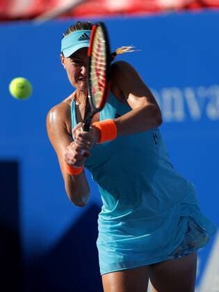 French tennis player Kristina Mladenovic reutrns the ball to US Christina McHale during their Mexico Tennis Open semifinal match in Acapulco, Guerrero, Mexico, 03 March 2017. MEXICO TENNIS OPEN SEMIFINALS !ACHTUNG: NUR REDAKTIONELLE NUTZUNG!  Copyright: xJosexMendezx MEX010 20170304-636241859618411733