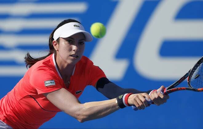 US tennis player Christina McHale reutrns the ball to French Kristina Mladenovic during their Mexico Tennis Open semifinal match in Acapulco, Guerrero, Mexico, 03 March 2017. MEXICO TENNIS OPEN SEMIFINALS !ACHTUNG: NUR REDAKTIONELLE NUTZUNG!  Copyright: xJosexMendezx MEX010 20170304-636241860333350567