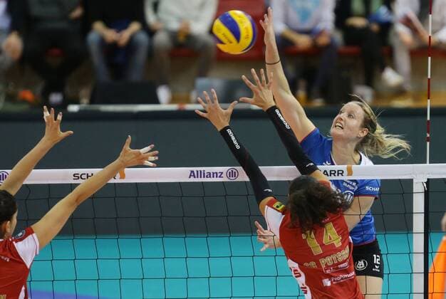 Stuttgart , Volleyball MTV Allianz Stuttgart vs. SC Potsdam , Deborah van Daelen ( Allianz )