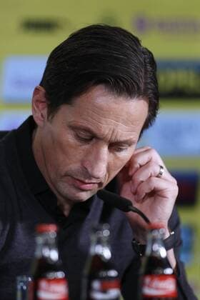Dortmund, Deutschland, 1.Fußball-Bundesliga, Borussia Dortmund : Bayer Leverkusen 6-2 am 04. 03. 2017 im Signal-Iduna Park in Dortmund Trainer Roger SCHMIDT (LEV)