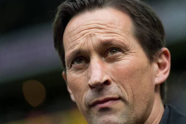 Dortmund, Germany 04.03.2017, 1. Bundesliga 23. Spieltag, BV Borussia Dortmund - Bayer 04 Leverkusen, 6:2, Trainer Roger Schmidt (B04) schaut ( DeFodi001