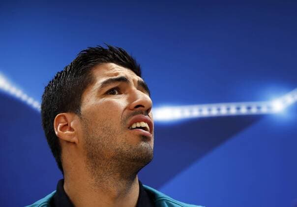 FC Barcelona Barca s Uruguayan forward Luis Suarez reacts during a press conference PK Pressekonferenz at the end of a training session at the Joan Gamper facilities in Barcelona, northeastern Spain, 07 March 2017. FC Barcelona will face PSG in a UEFA Champions League round of 16 second leg match at the Camp Nou stadium on 08 May. Press conference of FC Barcelona !ACHTUNG: NUR REDAKTIONELLE NUTZUNG!  Copyright: xALBERTOxESTEVEZx GRA241 20170307-636244967974977660