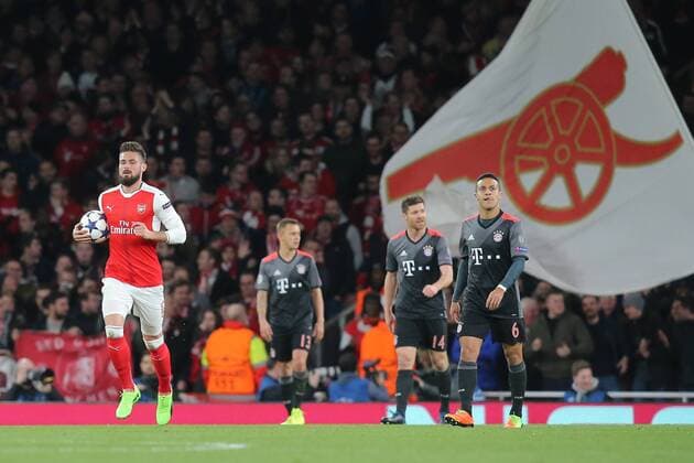 Olivier Giround ( Arsenal FC 12 ) nach dem 1:0 Rafinha (FC Bayern Muenchen 13) Xabi Alonso (FC Bayern Muenchen 14) Thiago Alcantara (FC Bayern Muenchen 6) , Arsenal FC - FC Bayern Muenchen, UEFA Champions League, Achtelfinale, Fussball, 07.03.2017, London Copyright: xLangerx xEibner-Pressefotox EP_HLR