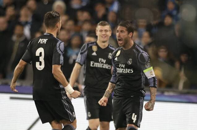 Fußball, CL, SSC Neapel - Real Madrid Real Madrid s Sergio Ramos, right, celebrates after scoring his side s first goal during the Champions League round of 16, second leg, soccer match between Napoli and Real Madrid at the San Paolo stadium in Naples, Italy, Tuesday March 7, 2017. (AP Photo Andrew Medichini)during the UEFA Champions League round of 16 match between SSC Napoli and Real Madrid on March 07, 2017 at the Stadio San Paolo in Naples, Italy SSC Napoli v Real Madrid UEFA Champions League 2016 2017 xVIxAPxIVx 7278348