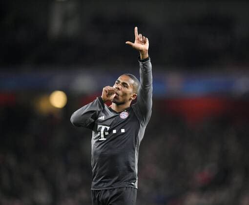 Bilder des Tages - SPORT Fußball, CL, FC Arsenal - Bayern München 07.03.2017, Fussball Champions-League 2016 2017, Achtelfinale Rückspiel, FC Arsenal London - FC Bayern München, im Emirates-Stadion London. Douglas Costa (FC Bayern München) Torjubel, 