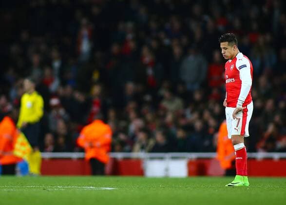 FuÃŸball, CL, FC Arsenal - Bayern MÃ¼nchen March 7th 2017, Emirates, London, England; UEFA Champions League football, Arsenal FC versus Bayern Munich; Alexis Sanchez of Arsenal looks dejected after Bayern Munich equalise, 1-1 xMarkxKertonx  ActionPlus11854220