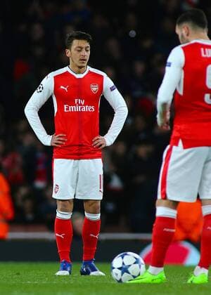 FuÃŸball, CL, FC Arsenal - Bayern MÃ¼nchen March 7th 2017, Emirates, London, England; UEFA Champions League football, Arsenal FC versus Bayern Munich; Mesut Ozil of Arsenal looks dejected, after Bayern Munich score their 4th on the night, 1-4 xMarkxKertonx  ActionPlus11854223