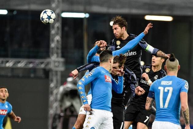 Fußball, CL, SSC Neapel - Real Madrid March 7, 2017 - Rome, Italy - Sergio Ramos of Real Madrid scores his side first goal during the UEFA Champions League Round of 16 game 2 match between Napoli and Real Madrid at Stadio San Paolo, Naples, Italy on 7 March 2017. Napoli v Real Madrid - Champions League  - ZUMAn230 20170307_zaa_n230_396 Copyright: xGiuseppexMaffiax